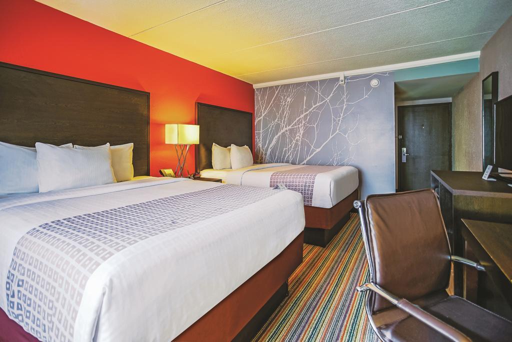 Holiday Inn & Suites Philadelphia-Runnemede/Exit 3-New Jersey Turnpike Extérieur photo