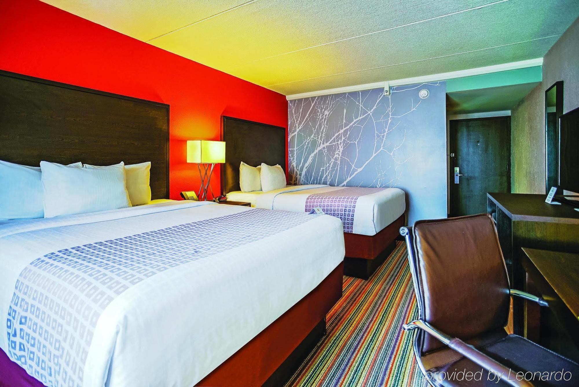 Holiday Inn & Suites Philadelphia-Runnemede/Exit 3-New Jersey Turnpike Extérieur photo