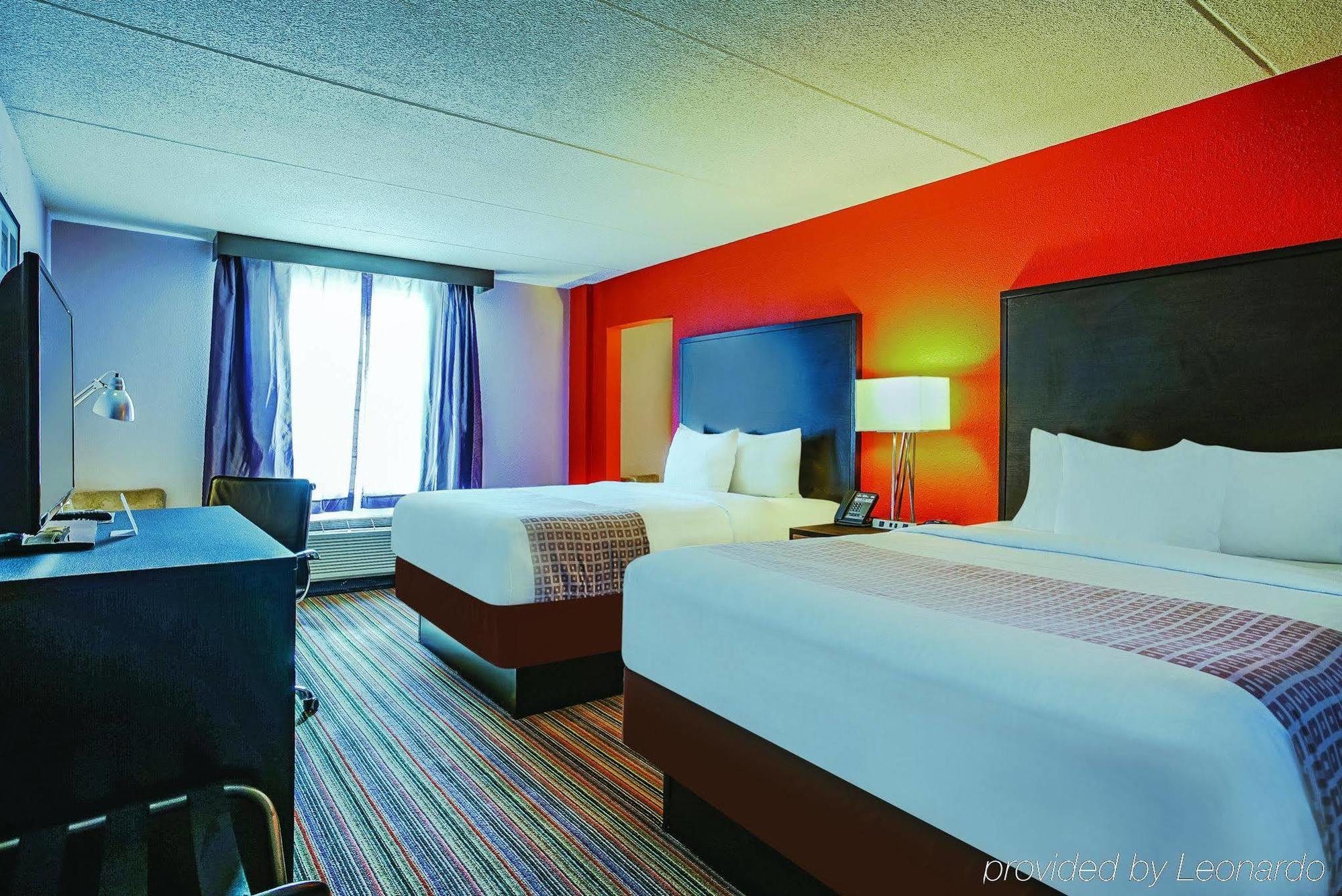 Holiday Inn & Suites Philadelphia-Runnemede/Exit 3-New Jersey Turnpike Extérieur photo